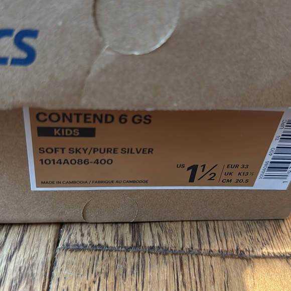 NWT and in box Kids Contend 6 GS ASICS in soft sky/pure silver size 1 1/2 - Picture 2 of 6